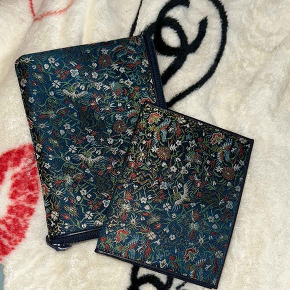 Wallet and passport holder with cards holder - Picture 15 of 16